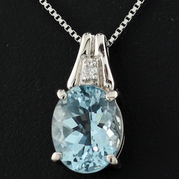 Aquamarin-Anhänger mit Kette, 900/850er-Platin, 2.44 ct