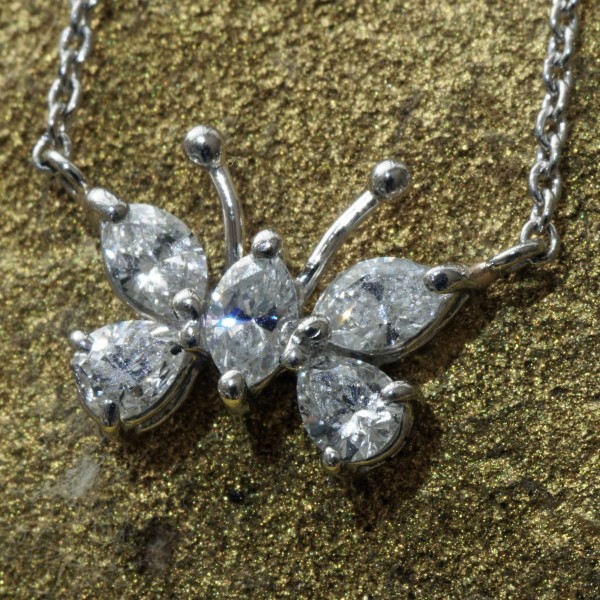 Brillant Collier Schmetterling 0.51 ct 900er Platin...Brillanz Pur mit entzückenden Design